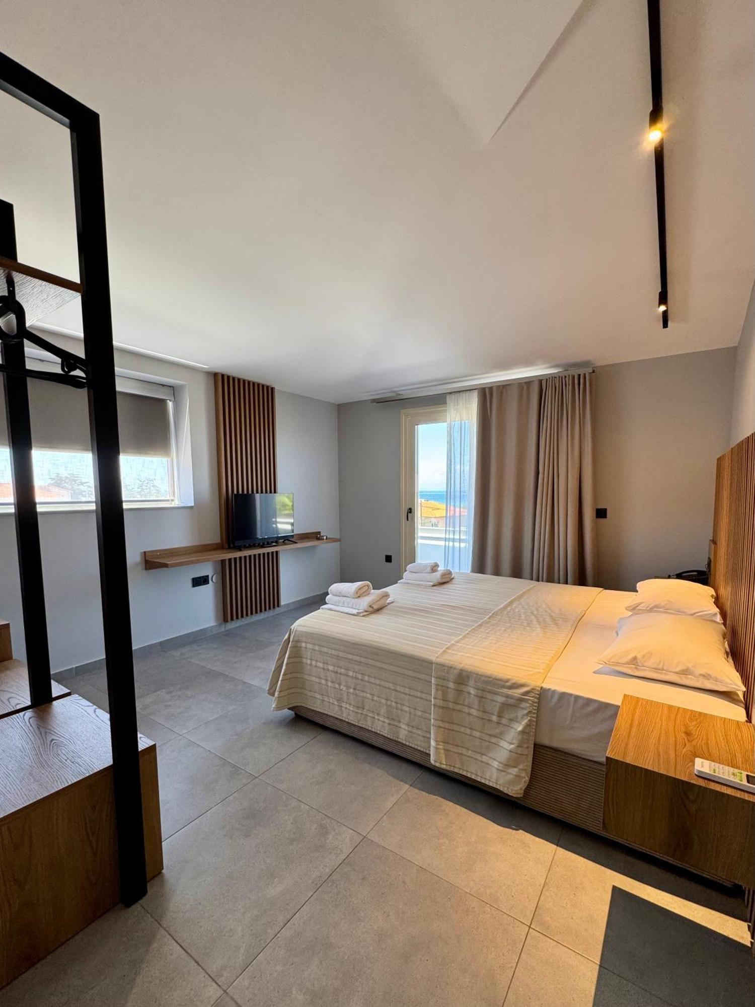 Tresor Sousouras Hotel Hanioti Eksteriør billede